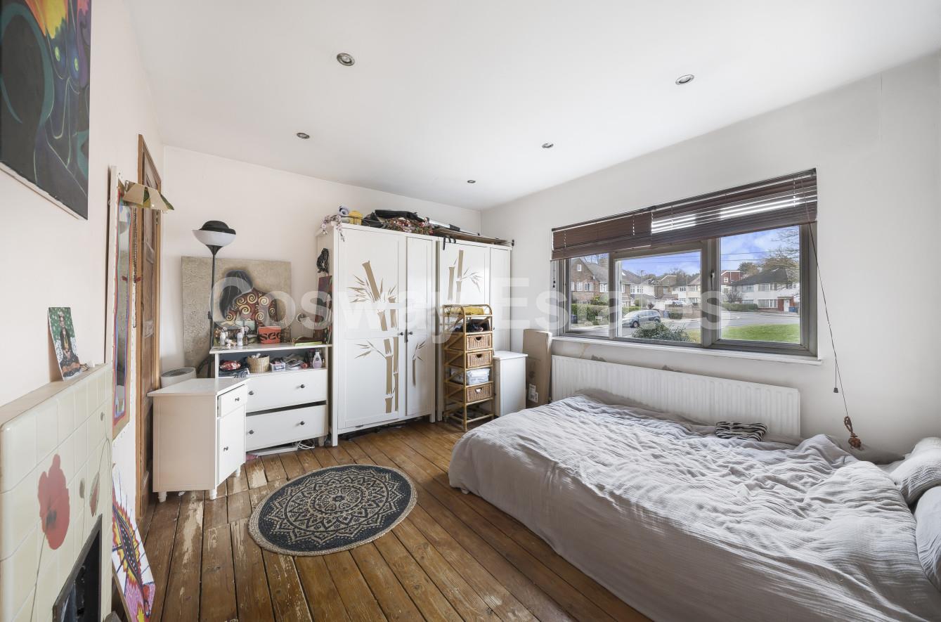 Woodcote Avenue, London